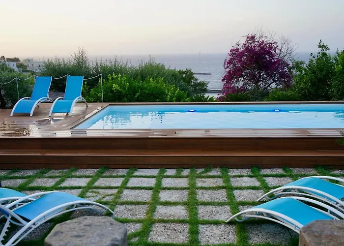 Amalu Piscina E Giardino * Capri