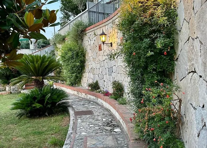 Villa Amalu Piscina E Giardino *