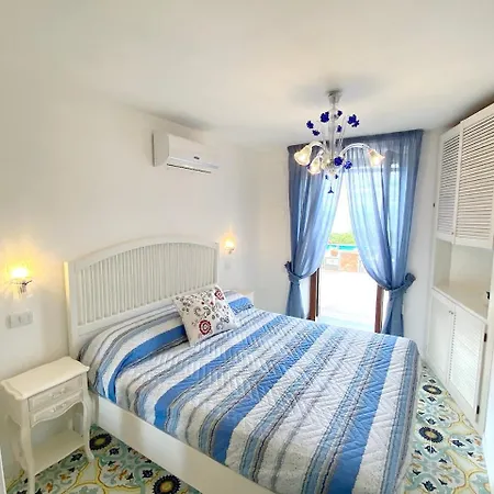 Villa Amalu Piscina E Giardino *