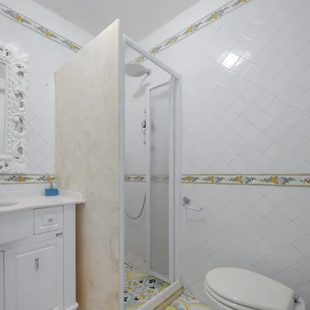 Amalu Piscina E Giardino Вилла Капри