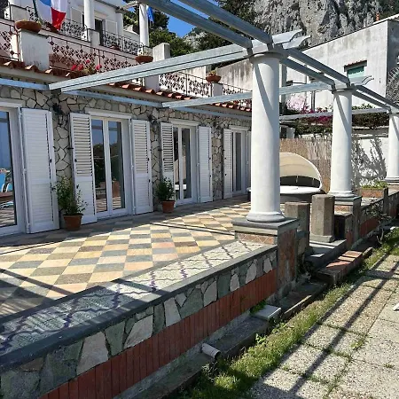 Villa Amalu Piscina E Giardino