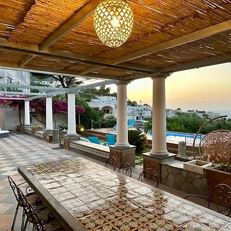 Villa Amalu Piscina E Giardino *