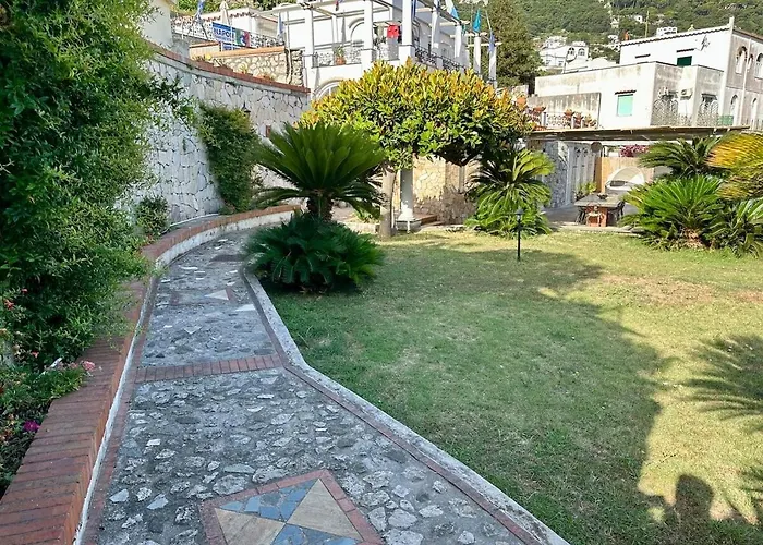 Amalu Piscina E Giardino Willa *