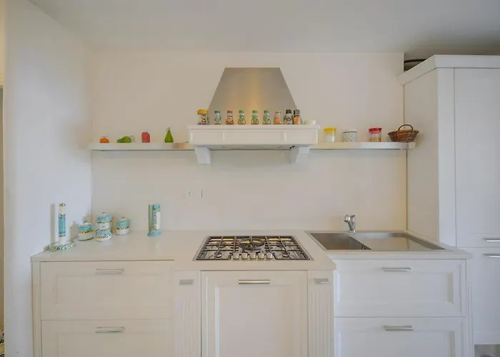 Amalu Piscina E Giardino * Capri