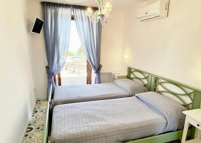 Amalu Piscina E Giardino Villa *