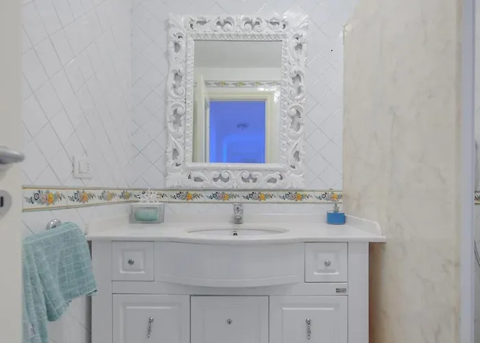 Amalu Piscina E Giardino *