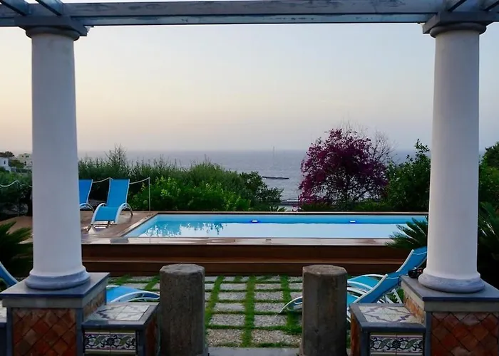 Amalu Piscina E Giardino Willa