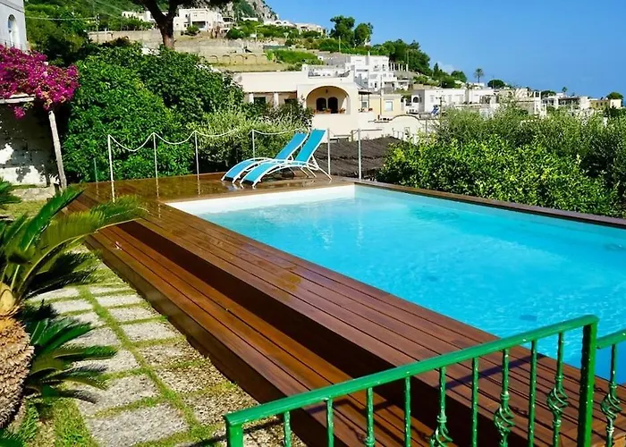 Amalu Piscina E Giardino * Capri