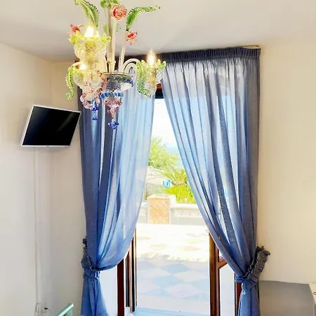 Amalu Piscina E Giardino * 卡普里