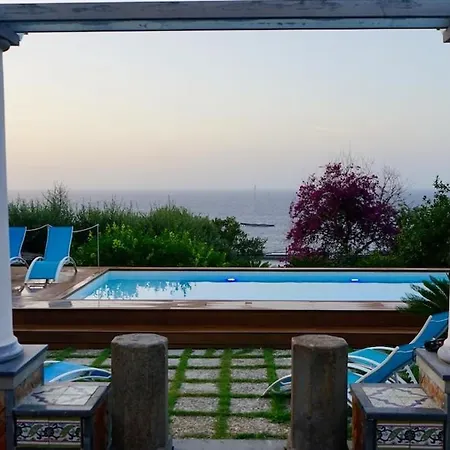 Amalu Piscina E Giardino 别墅